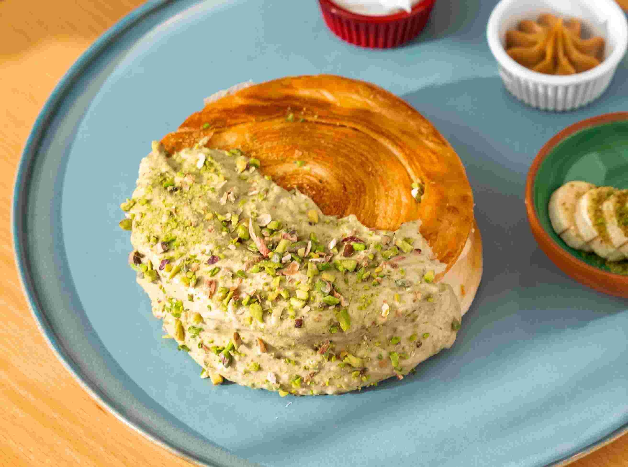 Antep Fıstıklı Roll Kruvasan