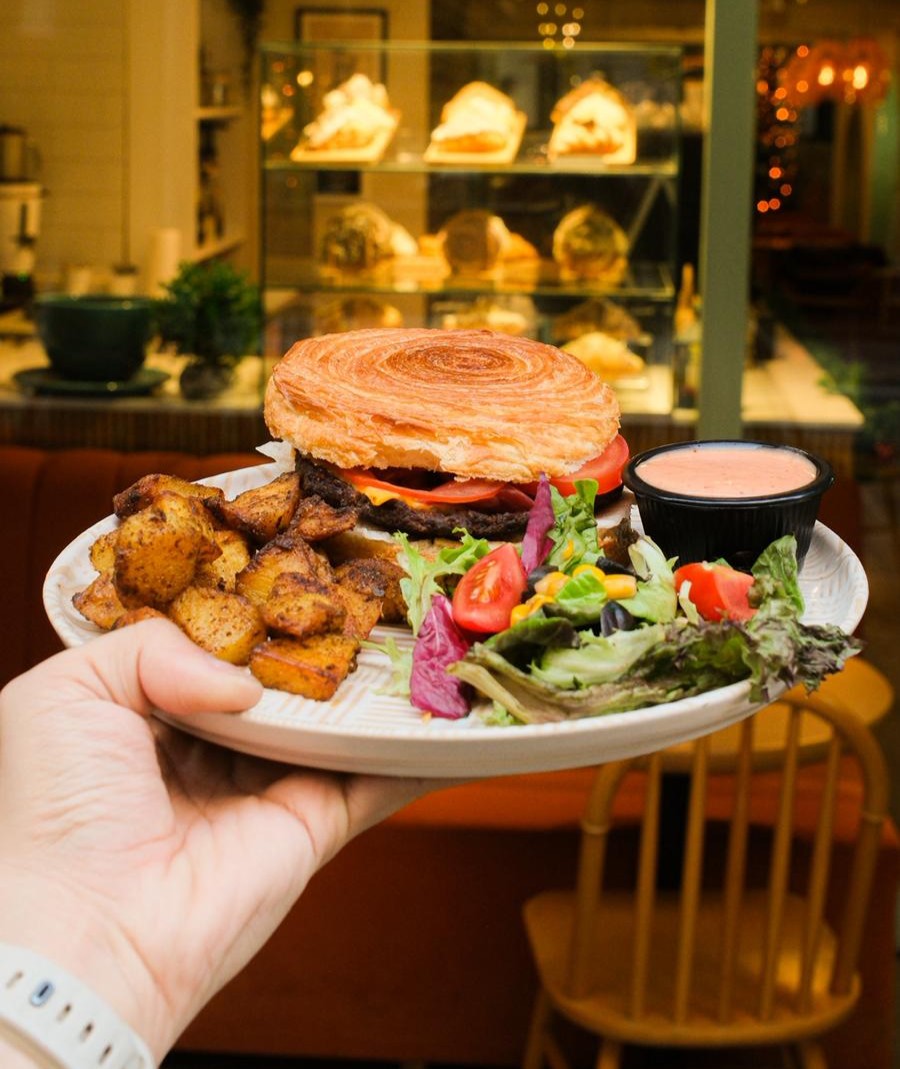 Happy Burger - Hamburger Köfteli Kruvasan