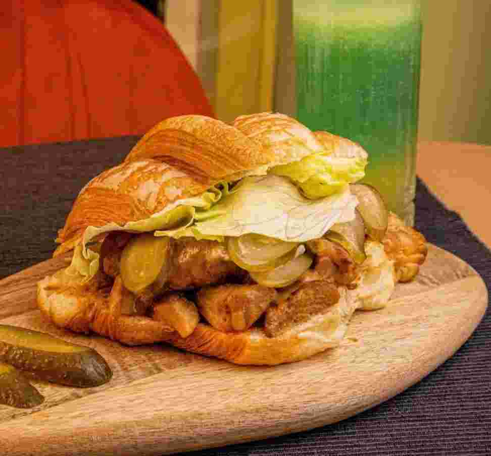 Mexican - Acı Tavuklu Kruvasan