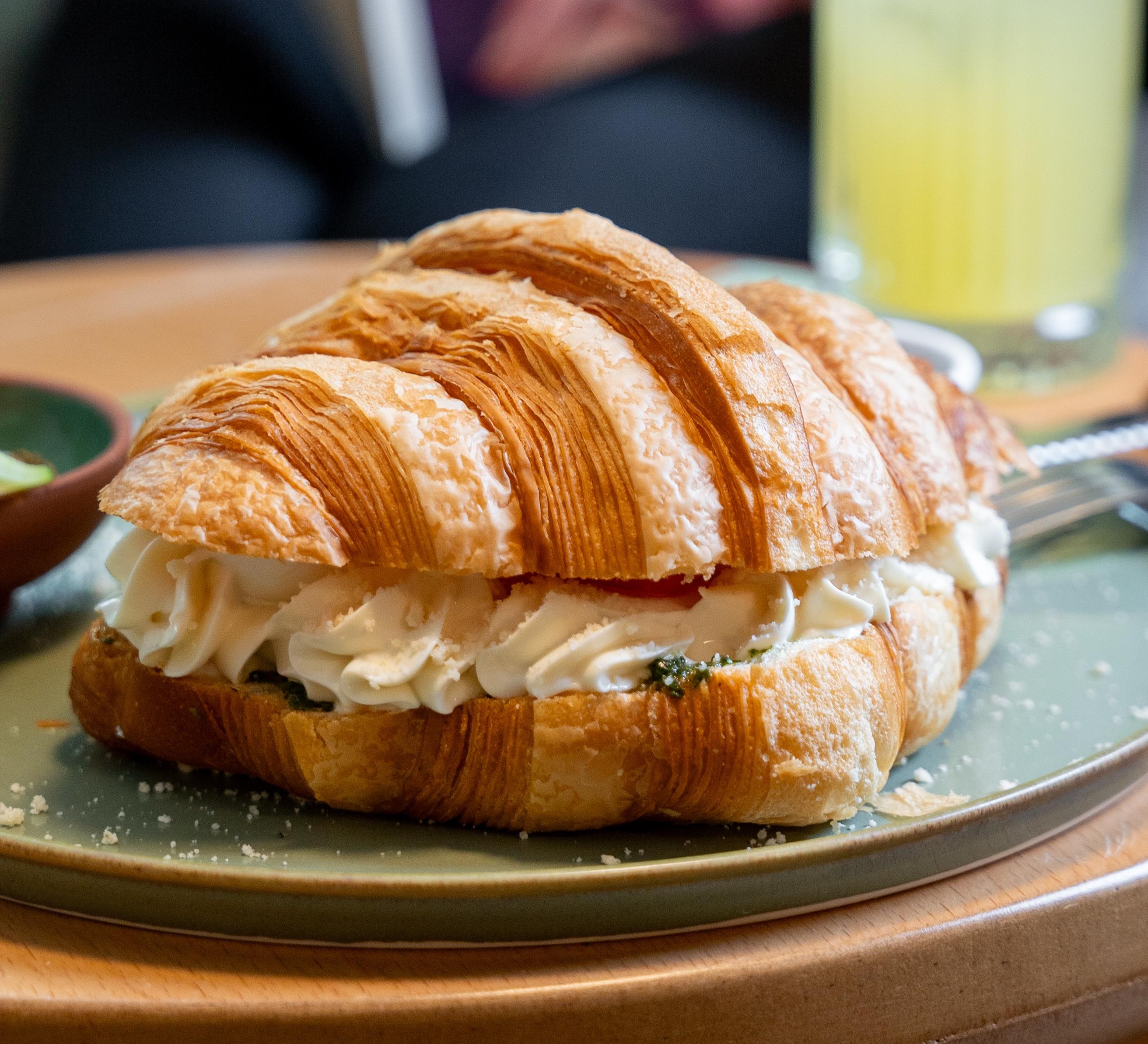 Napoli - Peynirli Kruvasan Sandviç