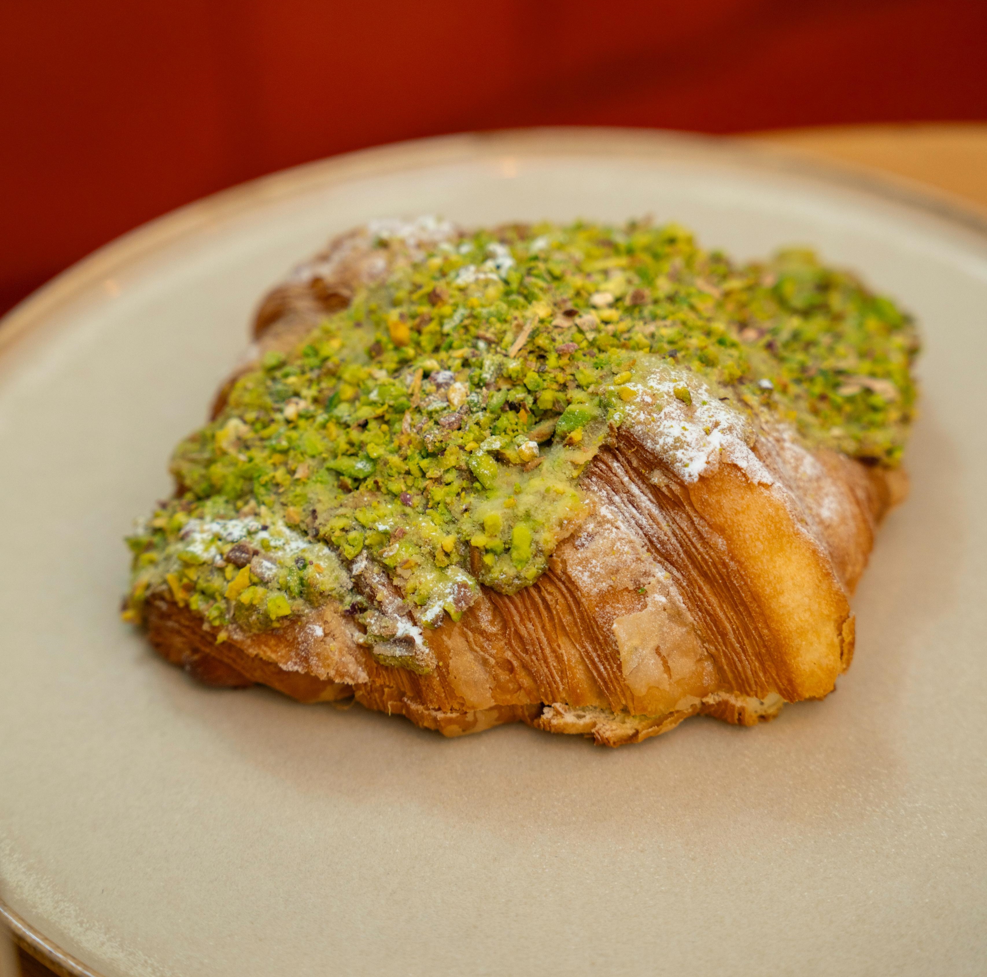 Pistachio - Antep Fıstıklı Tatlı Kruvasan